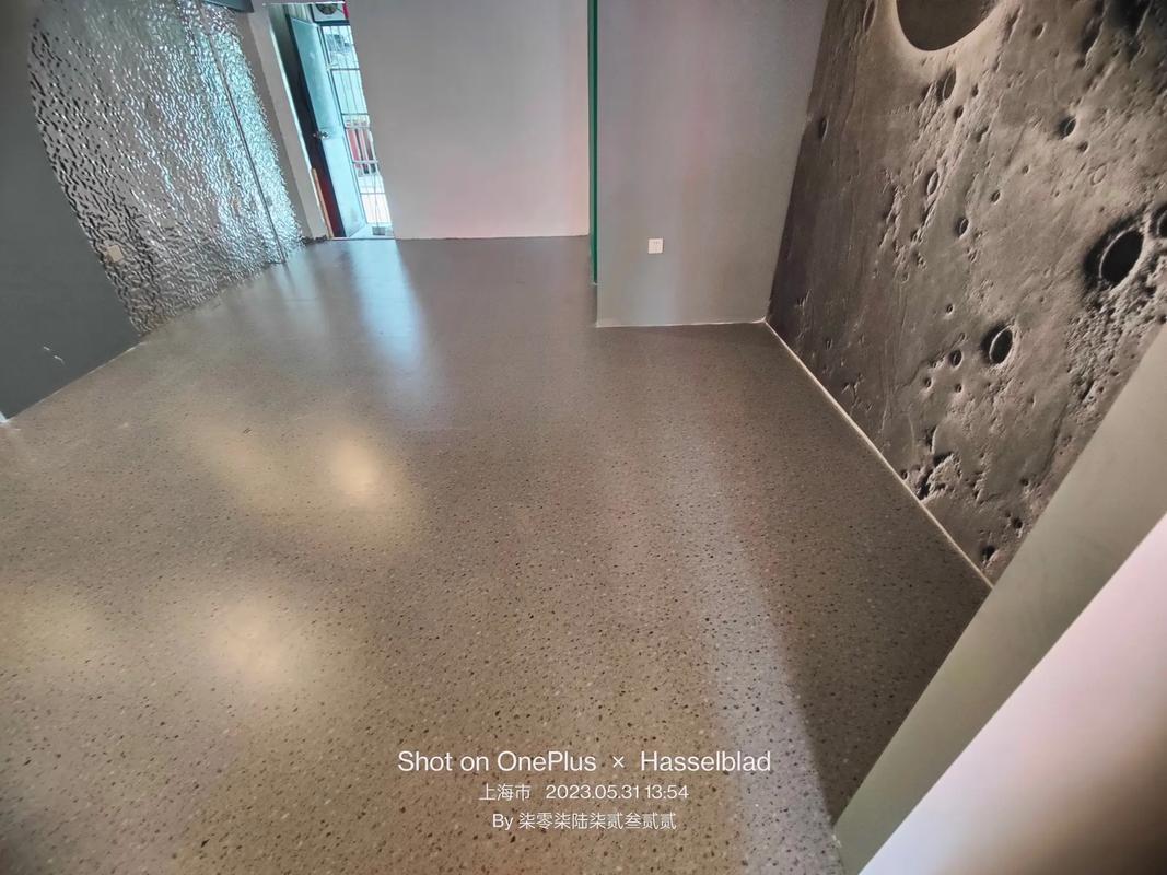 上海施工PVC石塑地板 水磨石紋鋪裝效果圖與設(shè)計應(yīng)用解析